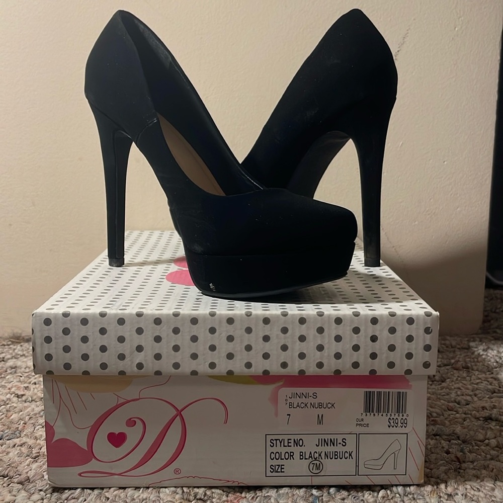 Black closed toe heels